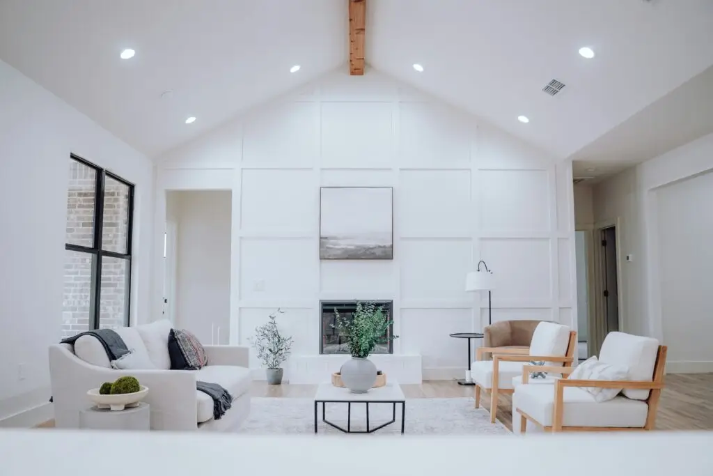 Cette image illustre le home staging, une technique de valorisation immobili&egrave;re qui consiste &agrave; cr&eacute;er un int&eacute;rieur lumineux, harmonieux et accueillant gr&acirc;ce &agrave; un am&eacute;nagement soign&eacute;